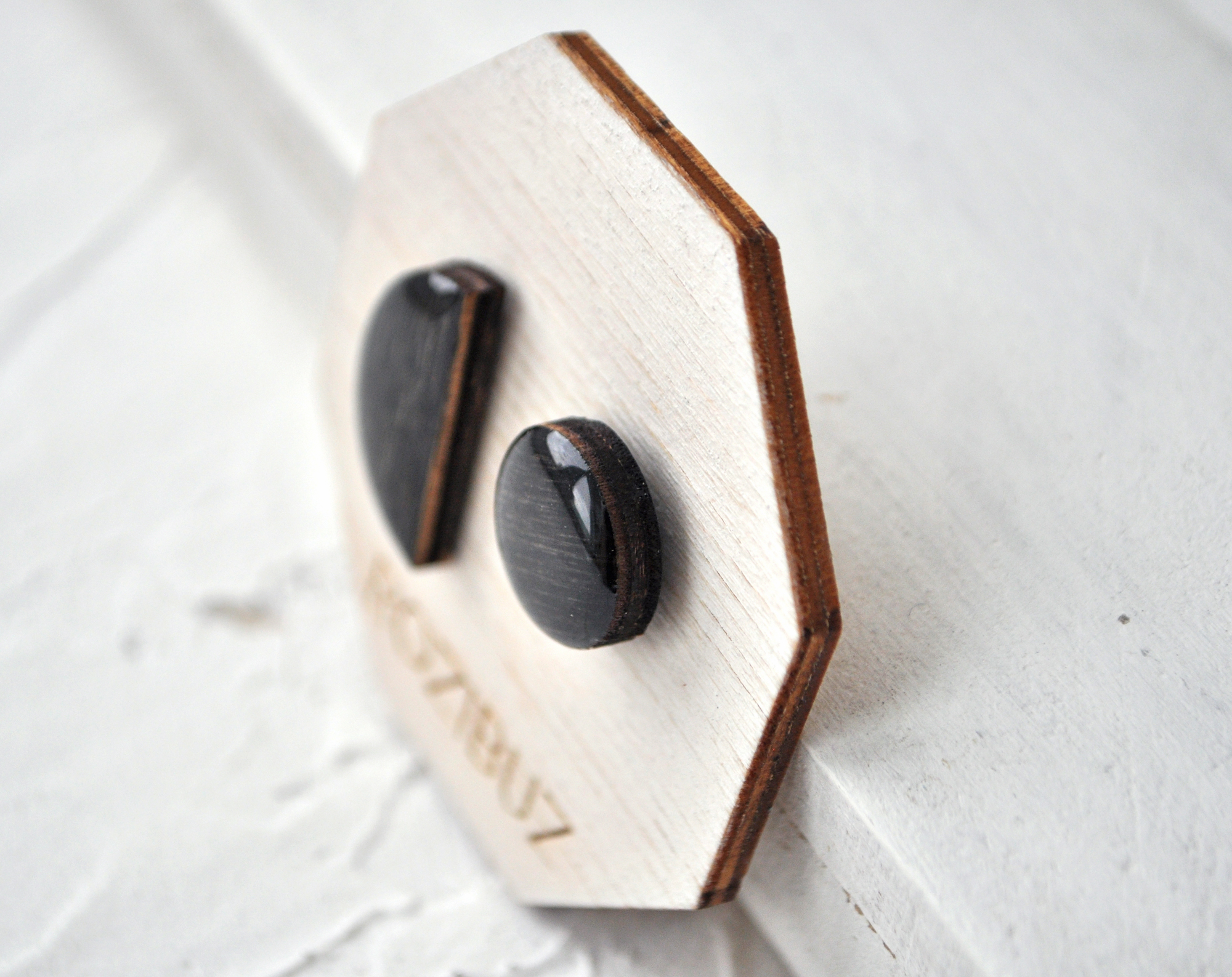 Black wood - дольки асимметрия серьги-гвоздики деревянные ручной работы купить